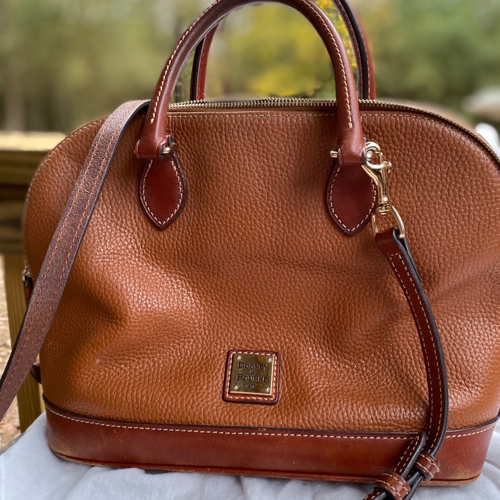 Dooney & burke vintage purse! Great condition!!